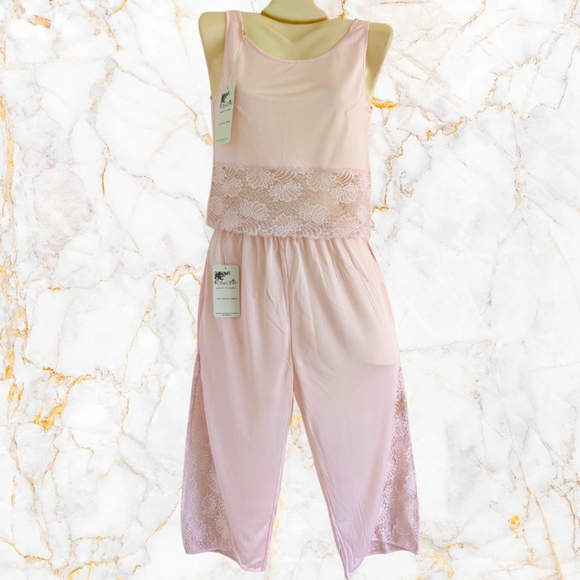 Elegant Pink Lace Trim Camisole - Picture 4 of 5